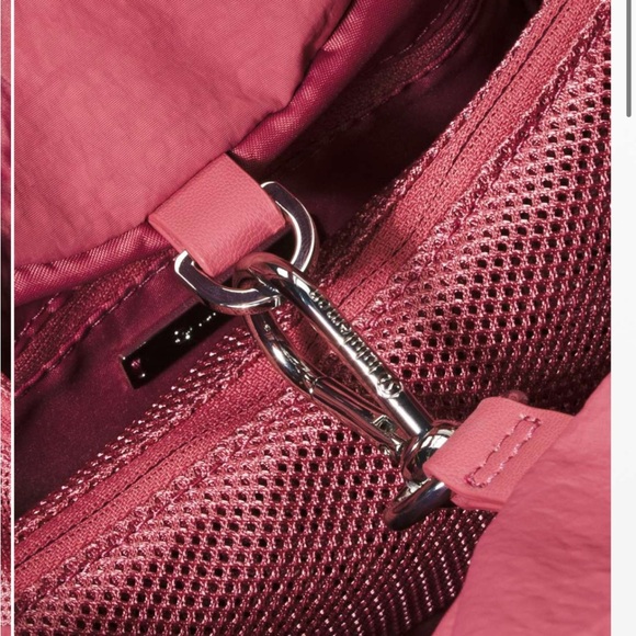 Lululemon On My Level Bag *19L Cherry Tint - Picture 3 of 13